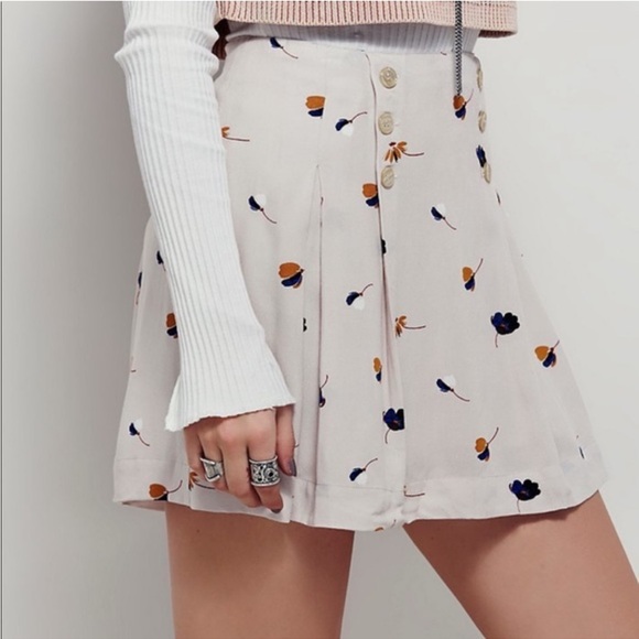 Free People Dresses & Skirts - Free People Lovers Lane Floral‎ Button-Accent Pink Mini Skirt Size 4